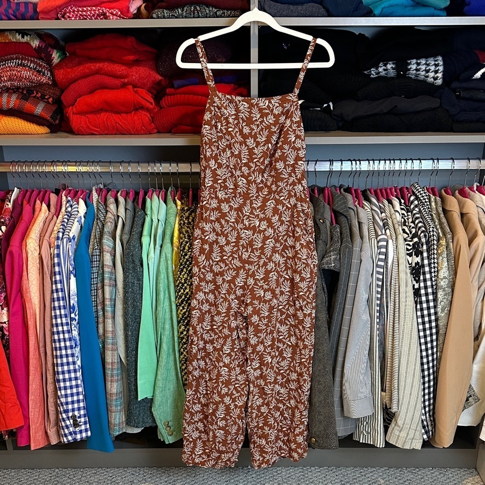 Old Navy brown/white print smocked adjustable strap 2 pocket jumpsuit size S